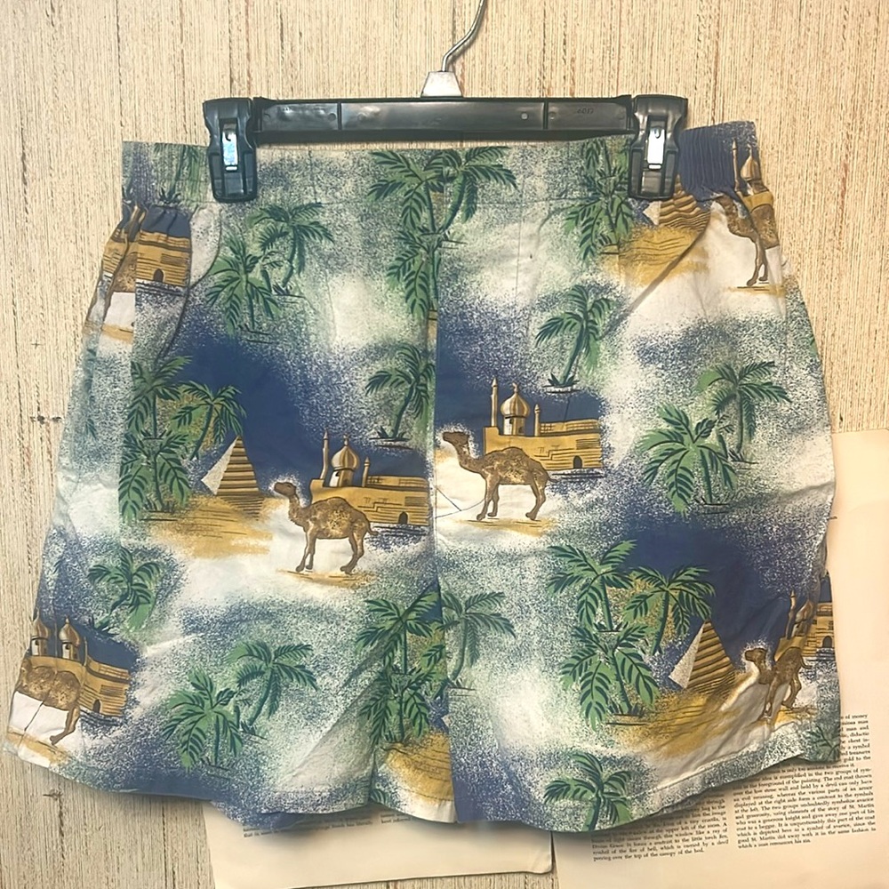 Pyramid Camel Temple Tree shorts